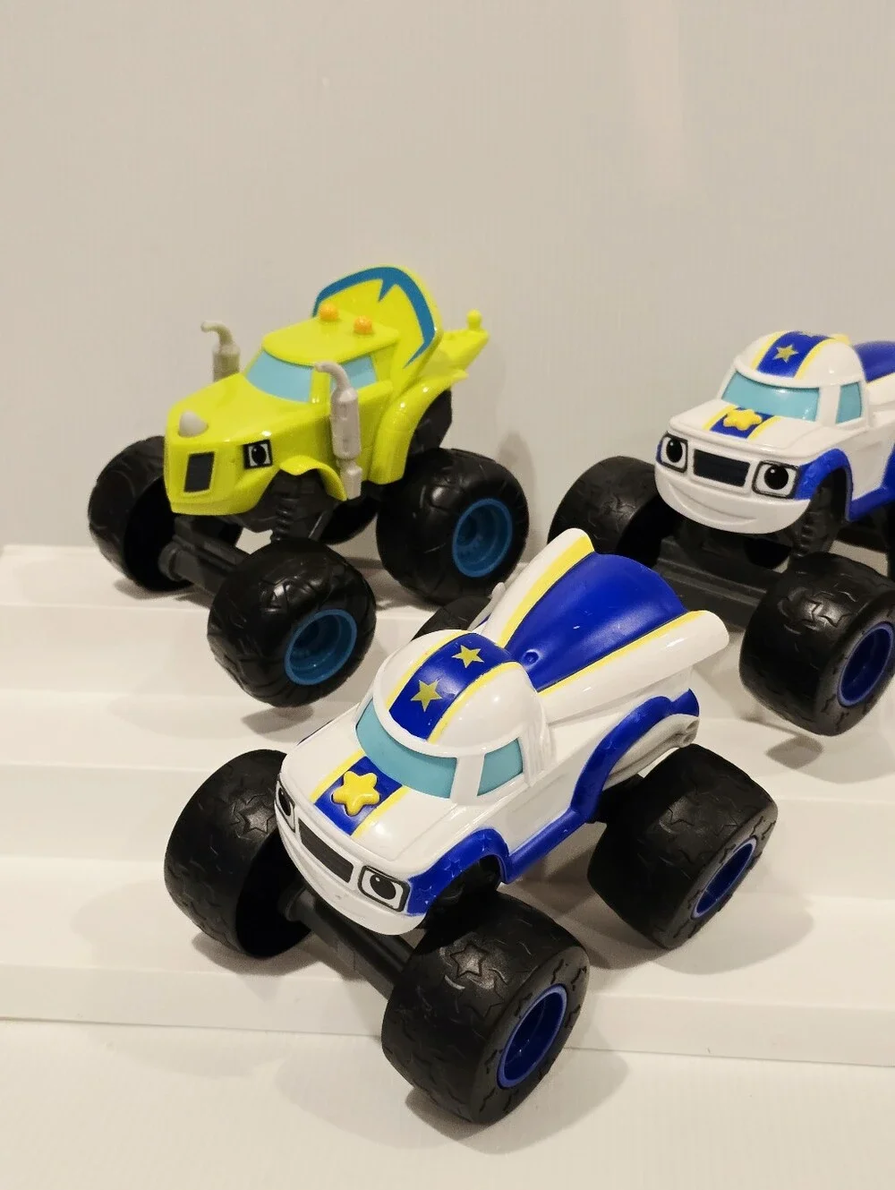 Blaze and the Monster Machines XL Truck Set READ